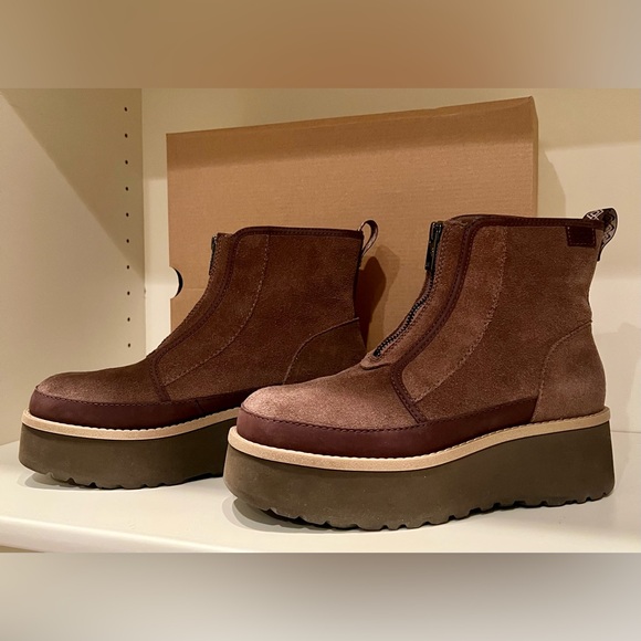 UGG Hickory Suede Cityfunc Zip front Water-Resistant Platform Bootie - Picture 2 of 10